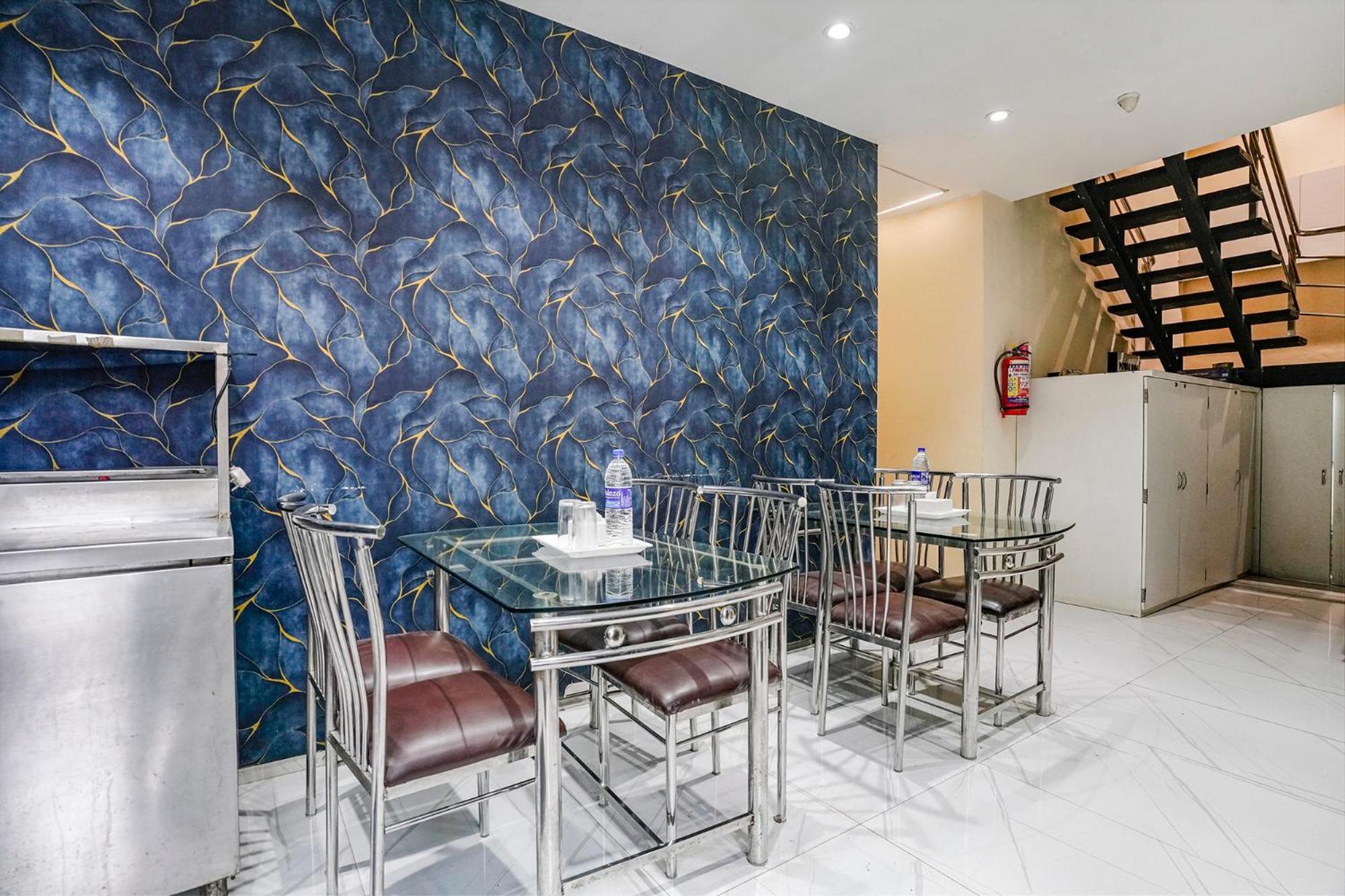 Fabhotel Powai Inn Mumbai Exterior photo